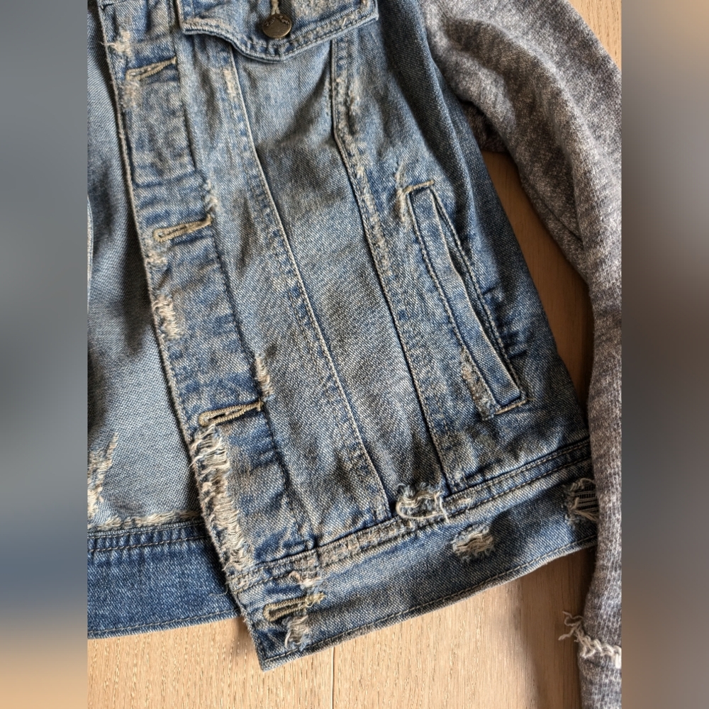 Free People Denim Distressed Hooded Jean Jacket. Size small - Picture 2 of 3